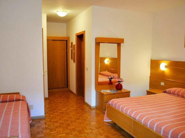 Hotel Zurigo Molveno Exterior foto