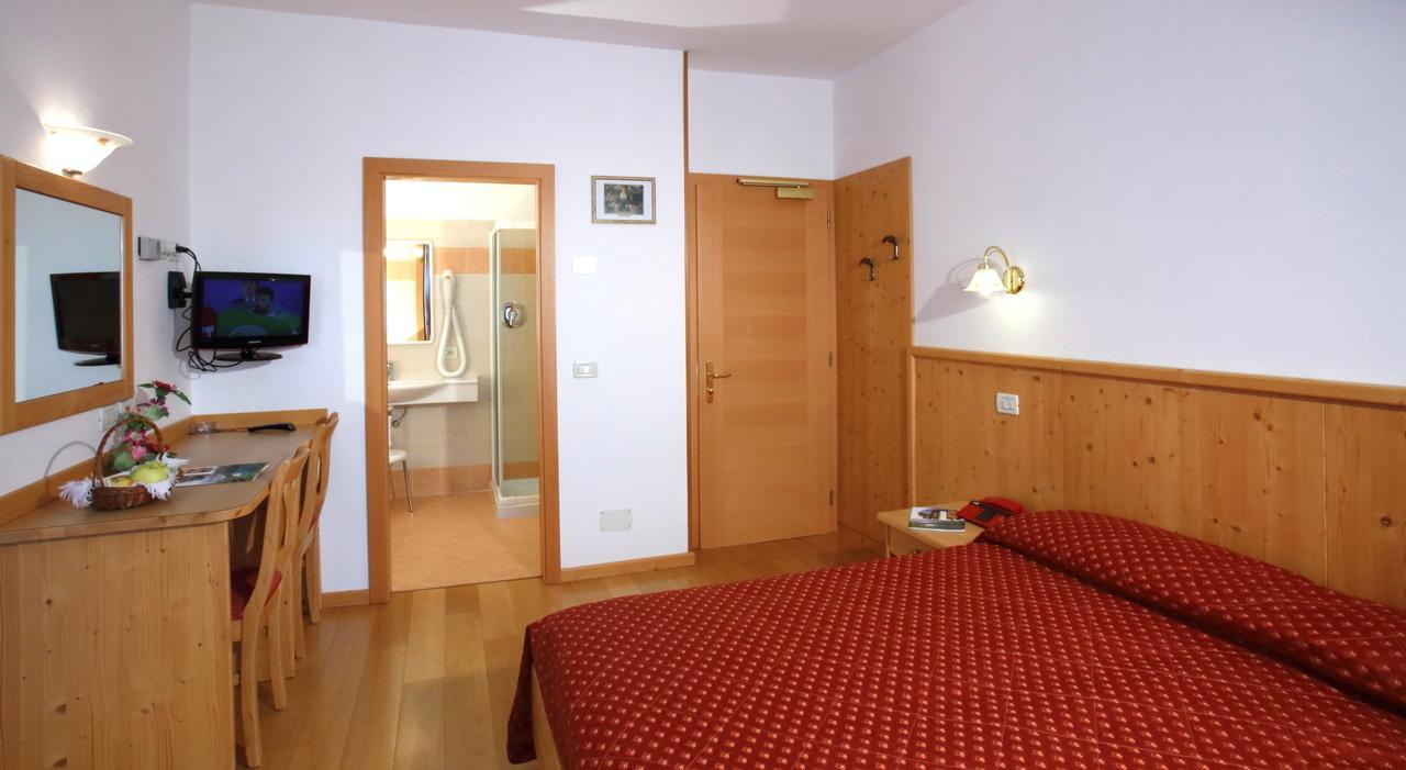 Hotel Zurigo Molveno Exterior foto